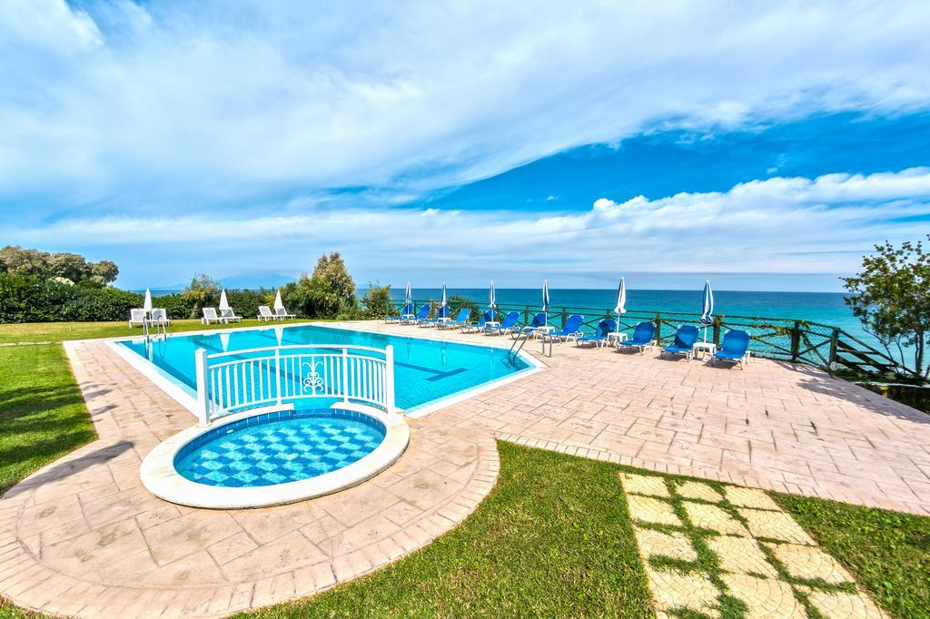 Loukas Apartments On The Waves Tragaki Ruang foto